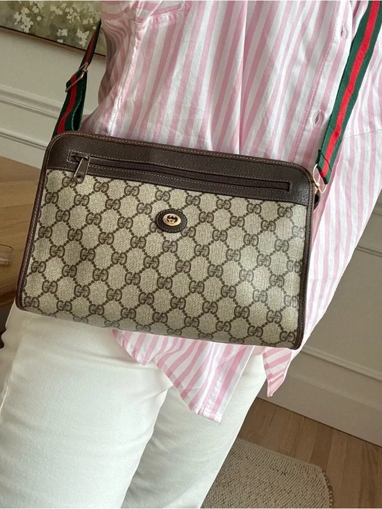 ✅AUTH✅Gucci Beige GG Supreme Canvas Crossbody with Brown Trim - Picture 4 of 12